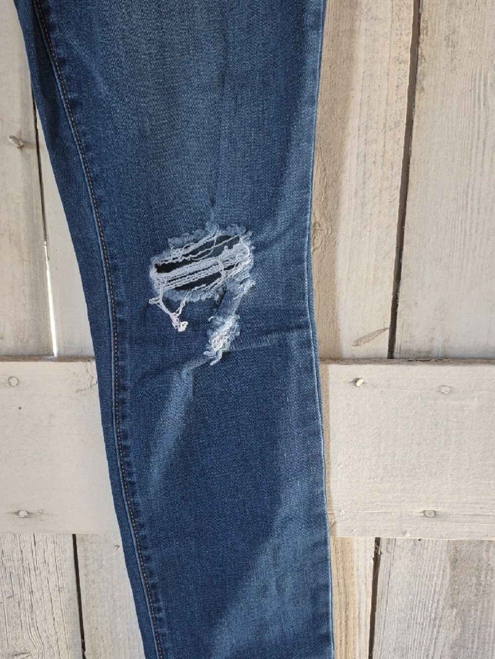 Old Navy Women's Skinny Jeans - Medium Blue Distressed - Picture 6 of 12